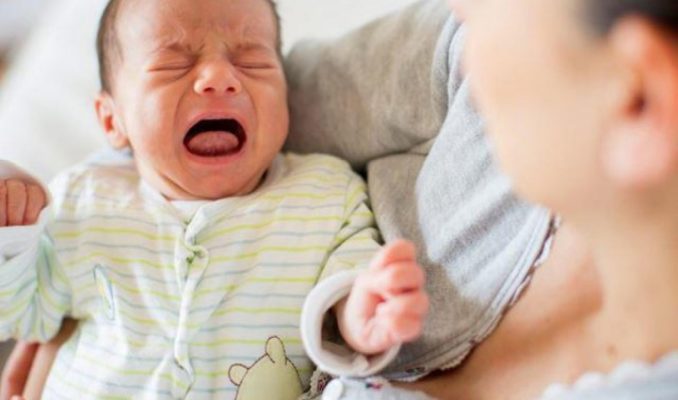 Trẻ bị ho khi giao mùa có phải là biểu hiện đáng lo không?