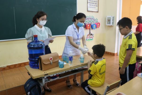 Hướng dẫn cách tẩy giun cho học sinh cấp 2