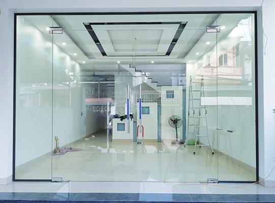 Báo giá lắp đặt và thi công cửa kính cường lực cập nhật mới nhất