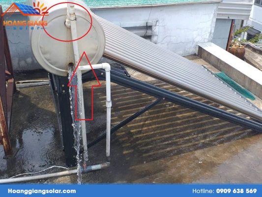 Hoàng Giang Solar chuyên vệ sinh bình nước nóng năng lượng mặt trời TPHCM