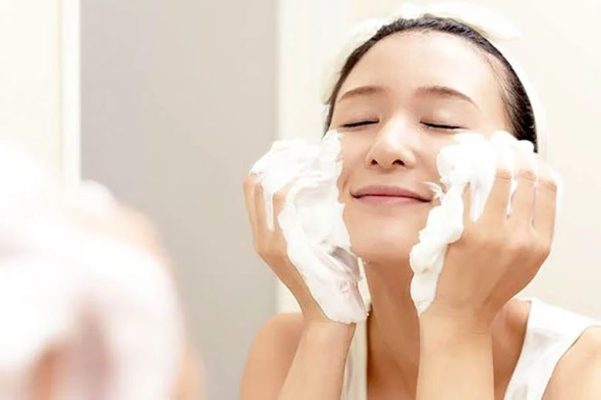 RỬA MẶT BAO NHIÊU LẦN LÀ ĐỦ ĐỐI VỚI DA DẦU?