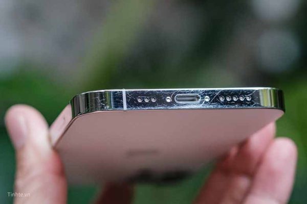 Cách làm mờ và phòng tránh vết xước trên iPhone hiệu quả