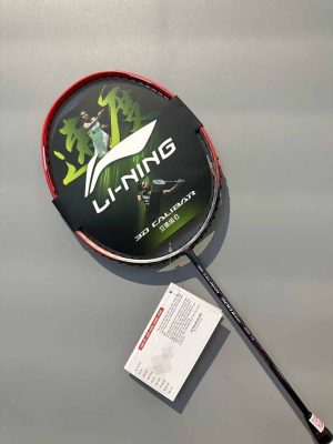 SO SÁNH VỢT LINING CALIBAR 300B VÀ HC1000